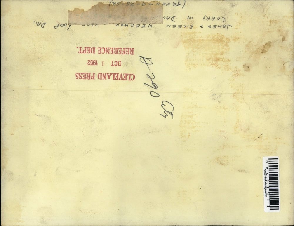 1952 Press Photo James & Eileen Needham carry in daughter