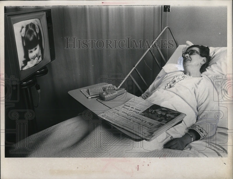 Load image into Gallery viewer, 1971 Press Photo Mrs. Jean Porter

