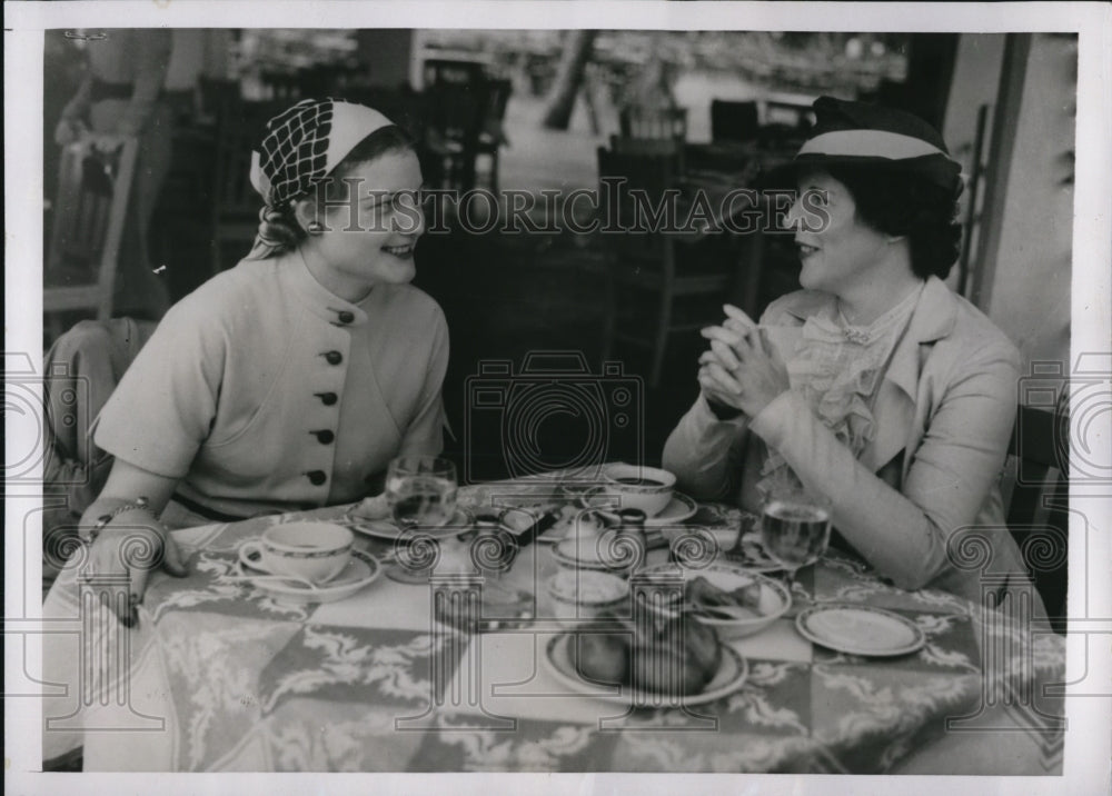 1937 Press Photo Wallis H Taylor Bronxville New York Nard Warner Rye Roney Plaza