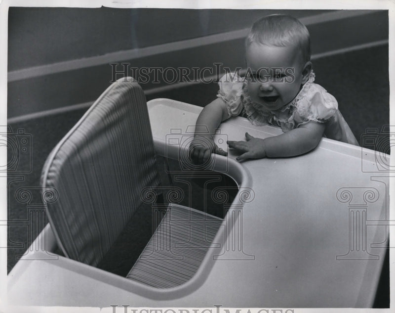 Load image into Gallery viewer, 1951 Press Photo Little Miss America Trimble Products Southern Pines Goodyear
