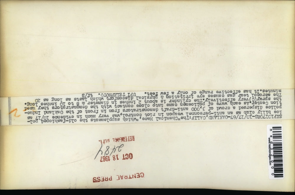 1967 Press Photo Oakland Calif the chemical mace which supplements old fashione