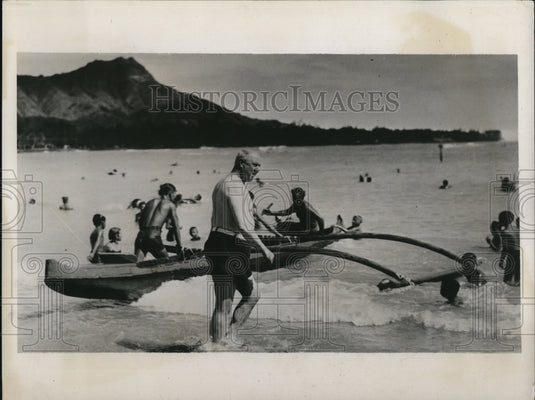 1935 Press Photo far from job seekers Post Master General James Farley is