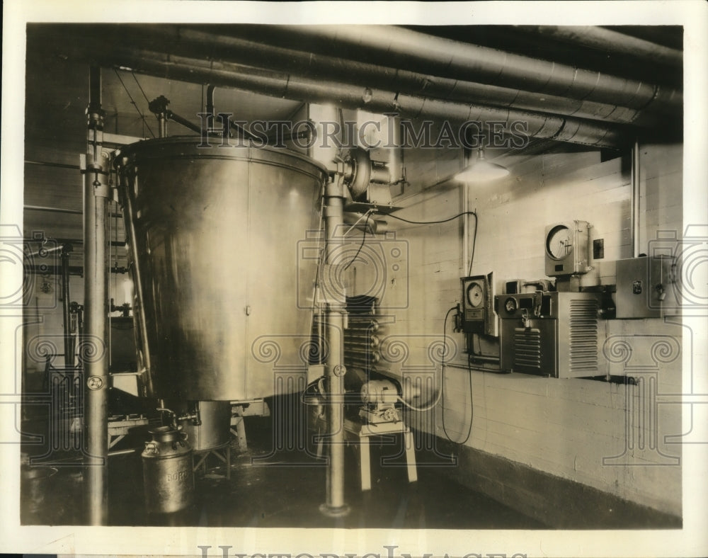 1935 Press Photo The new ultra-violet ray meter developed by Dr HC Rentschler