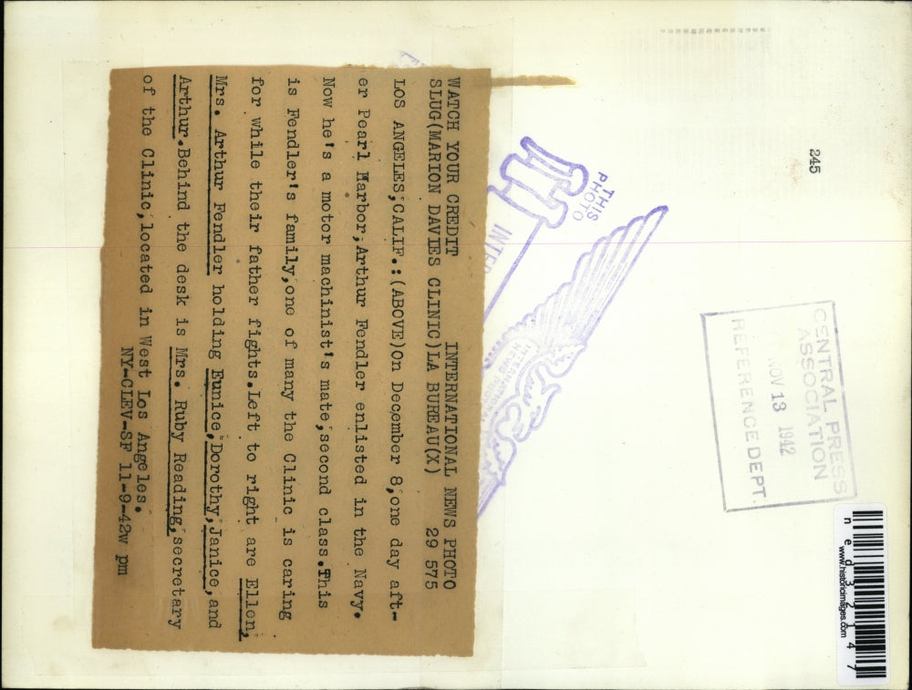 1942 Press Photo After Pearl Harbor, Arthur Fendler enslited in the Navy