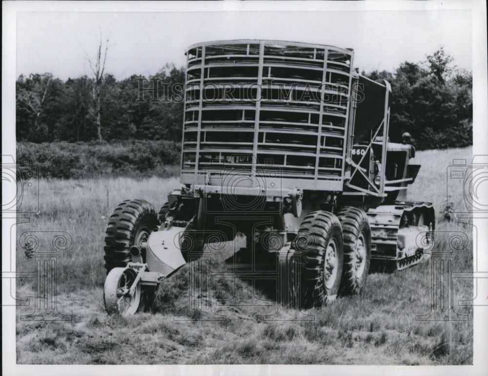 1957 Press Photo The Army's Mechanical Mine Planter Shown In Action