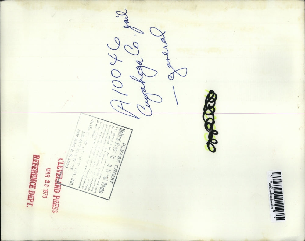 1970 Press Photo 3 Federal Prisoners Escape And Force Police To Give Them Car