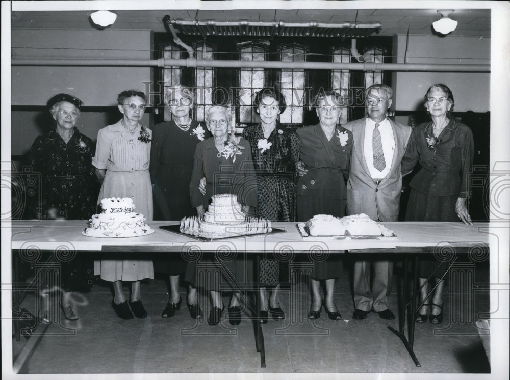 1955 Press Photo Mrs Cerena Mereleon, who was 100-years-old is shown