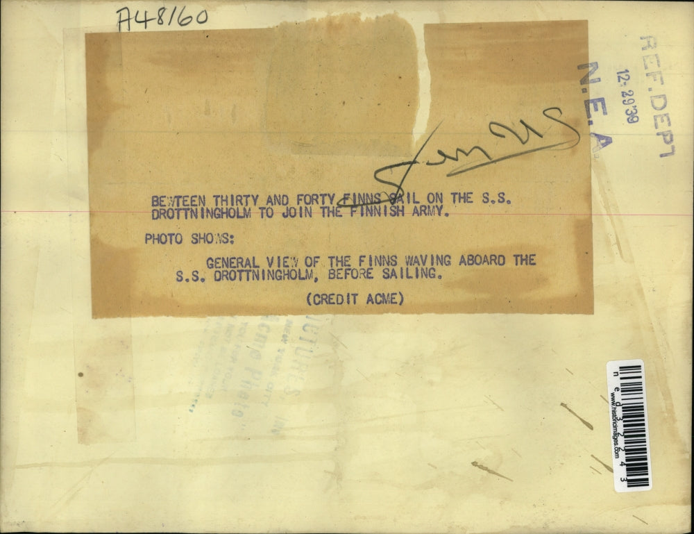 1939 Press Photo between thirty and forty finns sail on the S.S. Drottningholm