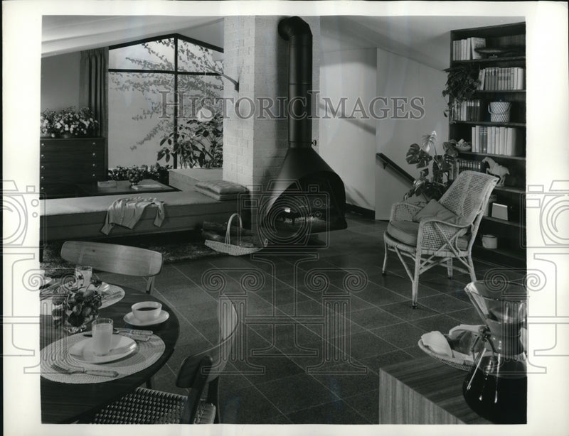 Load image into Gallery viewer, 1962 Press Photo Armstrong Information Service with a little ingenuity and a
