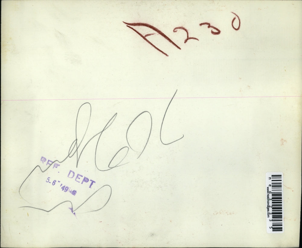 1949 Press Photo Mrs Daisy Schultz holds her hen "Claudia" and wonders