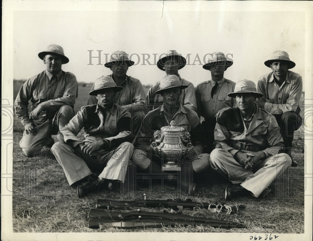 1936 Press Photo Infantry Team of U.S. Amry received Hourmanian Cup