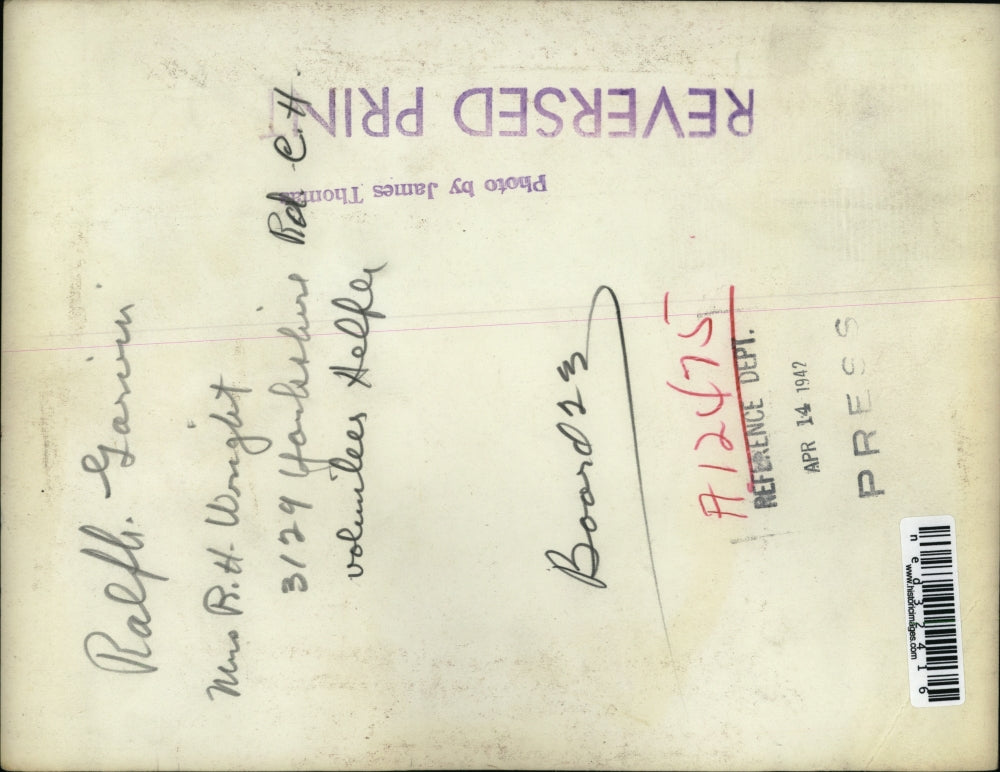 1947 Press Photo Board 23 Ralph CGarvin & Mrs R H Wright volunteer helper