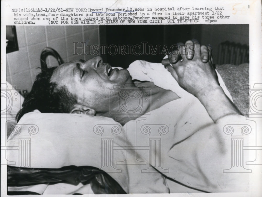 1961 Press Photo New York Howard Francher sobs in hospital after learning his