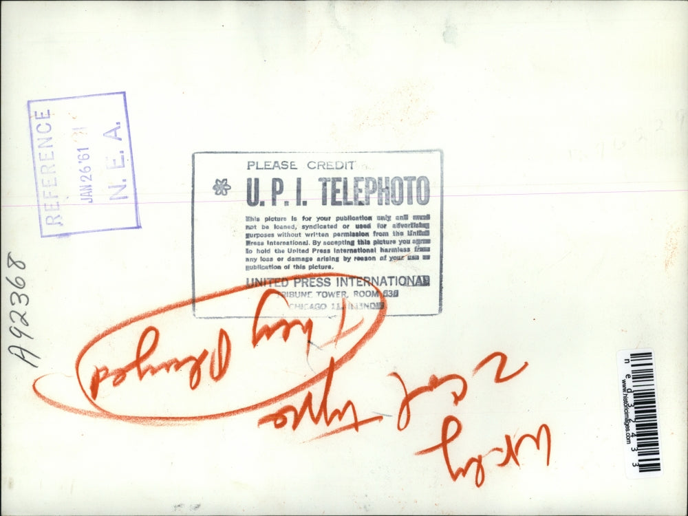 1961 Press Photo New York Howard Francher sobs in hospital after learning his