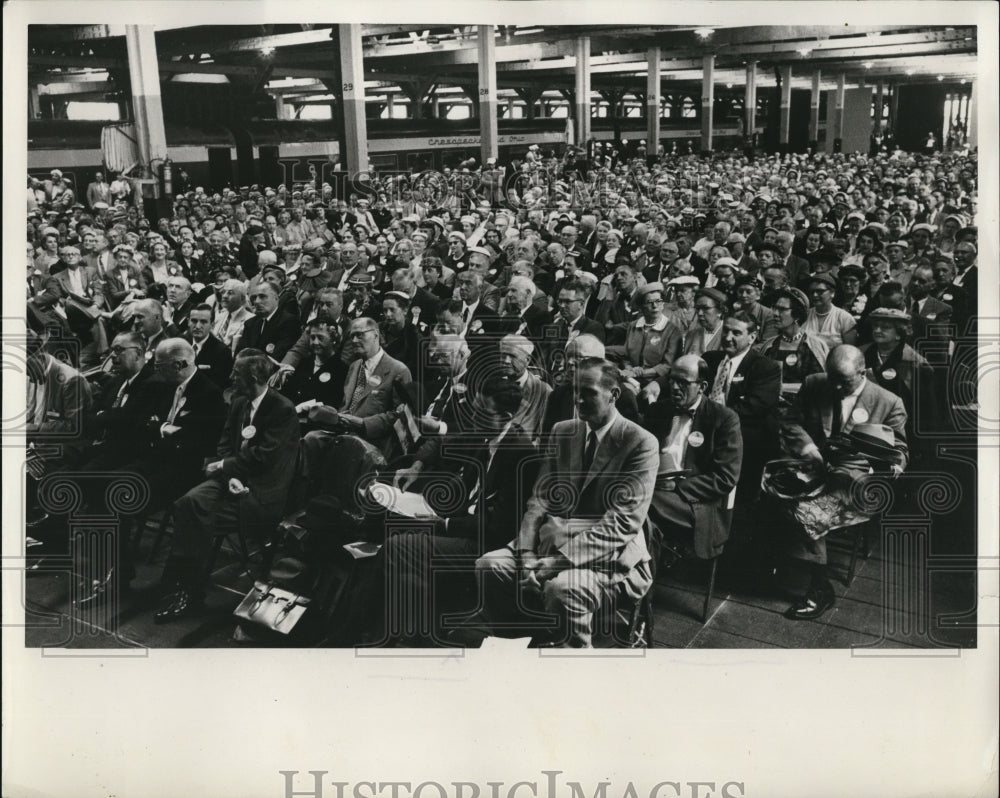 1957 Press Photo Part of the 3,000 C&O shareowners who attended Annual Meeting