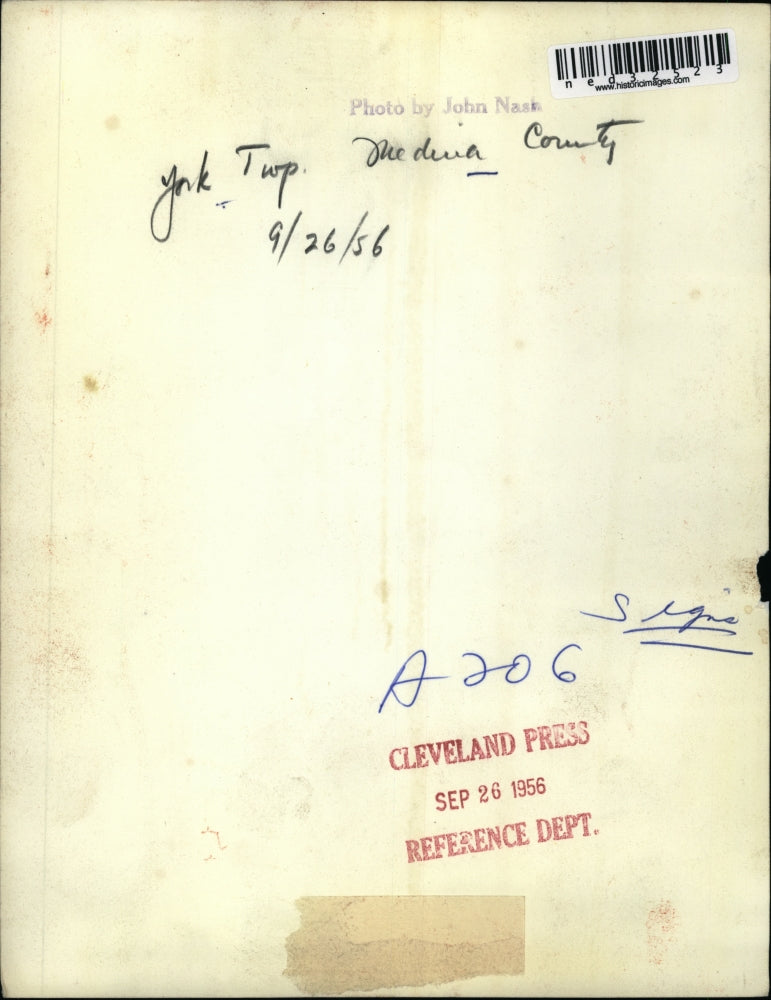 1956 Press Photo Meduria County motorist signage