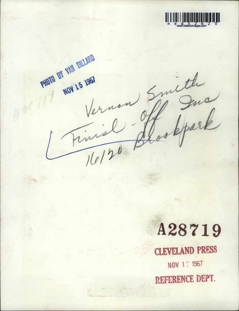 1967 Press Photo Vernon Smith Finish Off Inc.