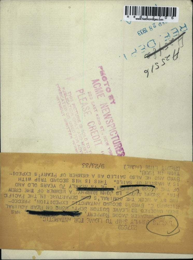 1933 Press Photo The Ice Breaker Jacob Ruppert has been ordered to leave