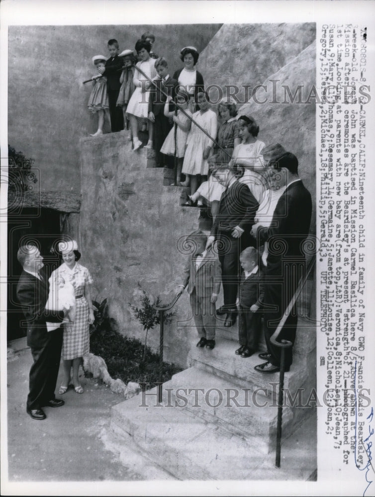 1962 Press Photo Nineteenth child in family of Navy CWO Francis Louis