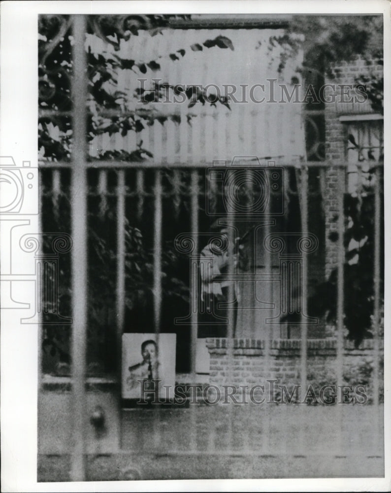 1970 Press Photo Indonesian Ambassador to Holland, stads guard