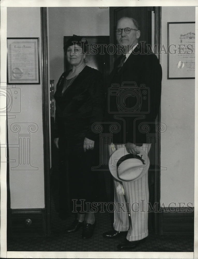 1934 Press Photo photo shows Mr & Mrs Buff Fitts parents of District Attorney