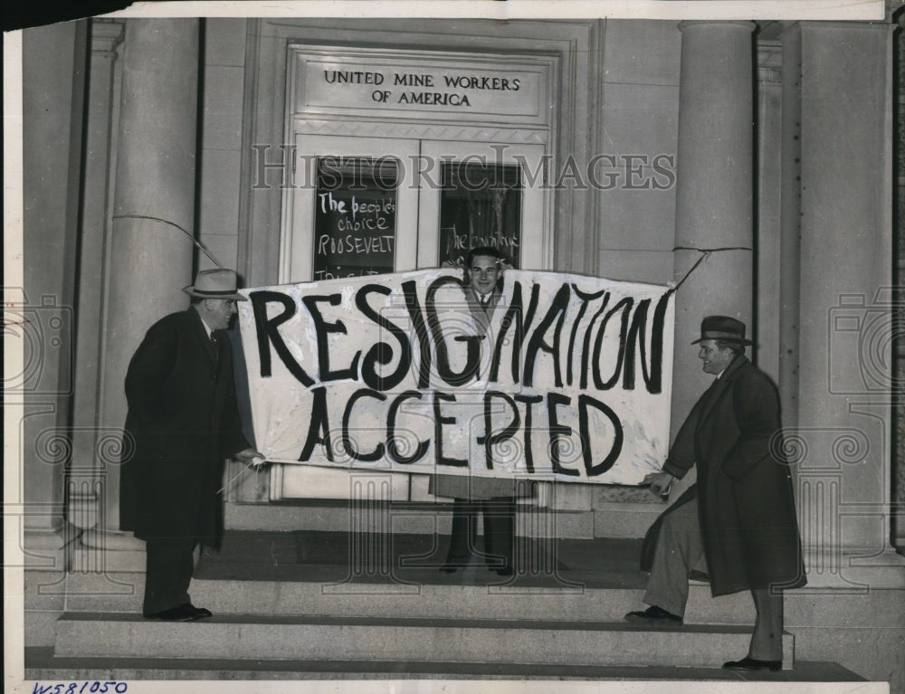 1940 Press Photo Washington DC poster hung in front of John L Lewis United Mine