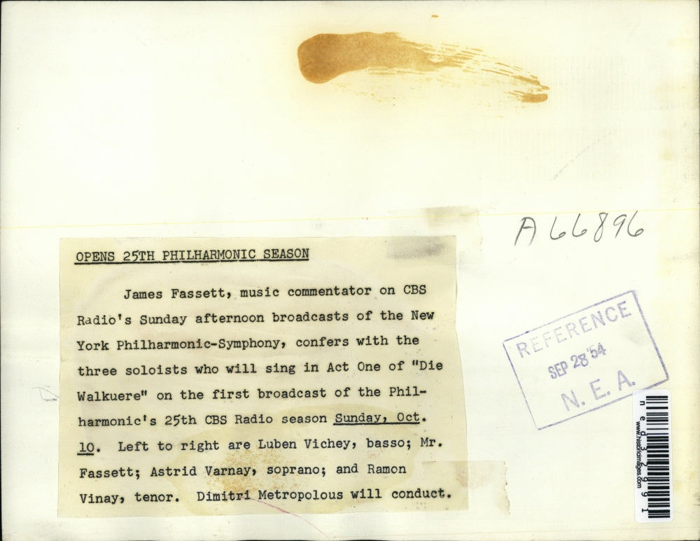 1954 Press Photo James Fassett music commentator on CBS Radio"s sunday afternoon