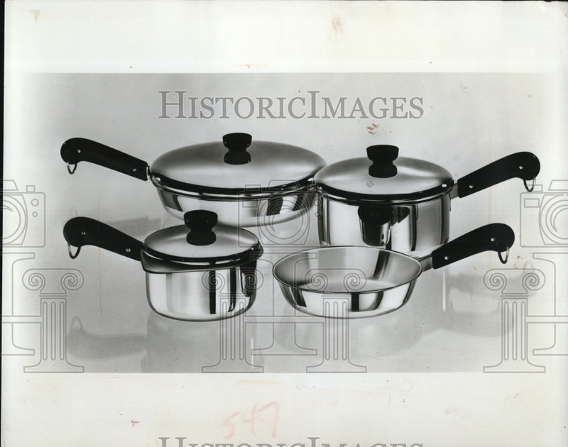 Load image into Gallery viewer, 1957 Press Photo Cookware
