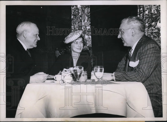 1944 Press Photo Ambrose O'Connell executive vice-chairman of the