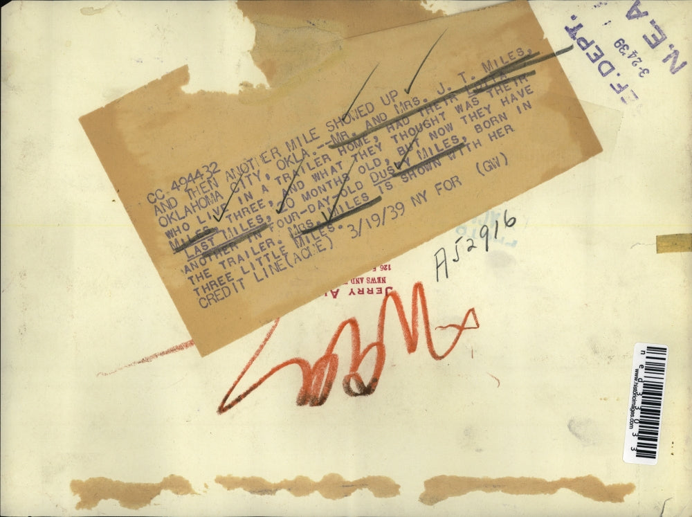 1939 Press Photo Mr and Mrs J.T Miles, who lived in trailer home