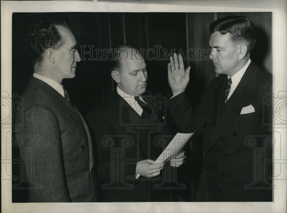 1939 Press Photo Normal Littell takes justice department oath washington