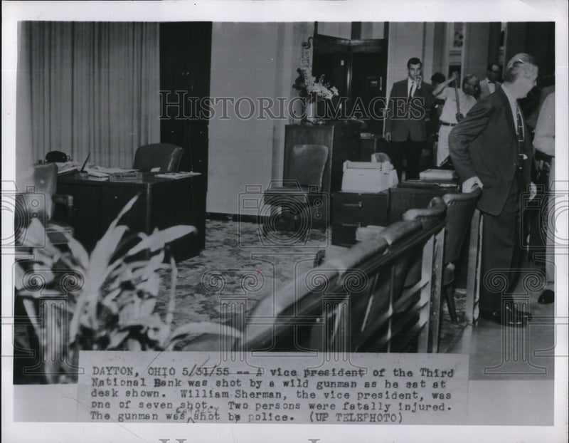 Load image into Gallery viewer, 1955 Press Photo Dayton Ohio Vice President Of Bank Shot William Sherman Police
