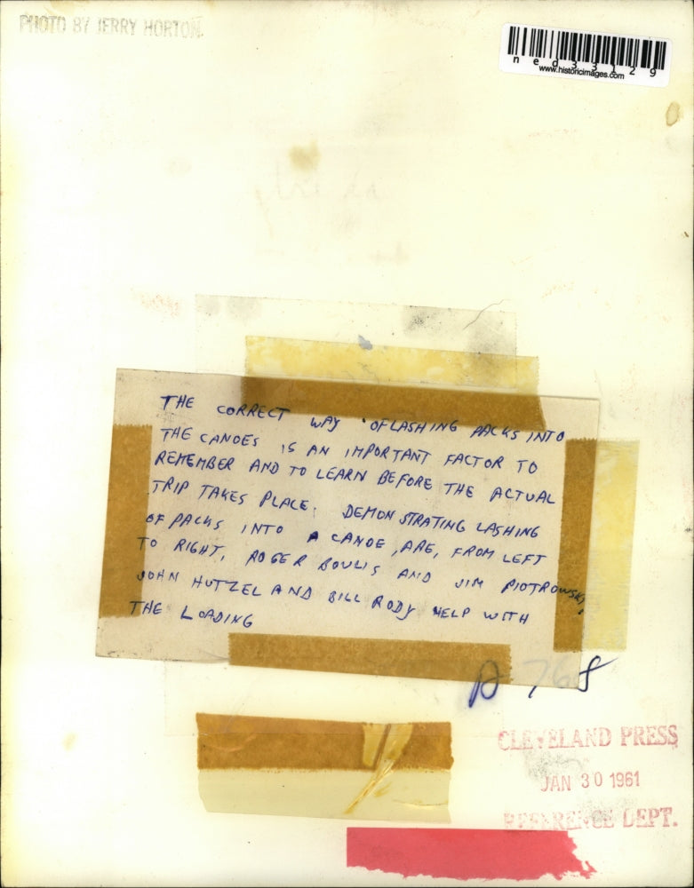 1961 Press Photo Setting up camp, John Hutzel & Bill Rody