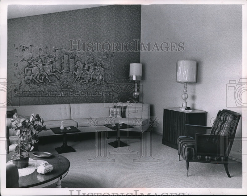 Load image into Gallery viewer, 1952 Press Photo Richmond Heights Housing Living Room

