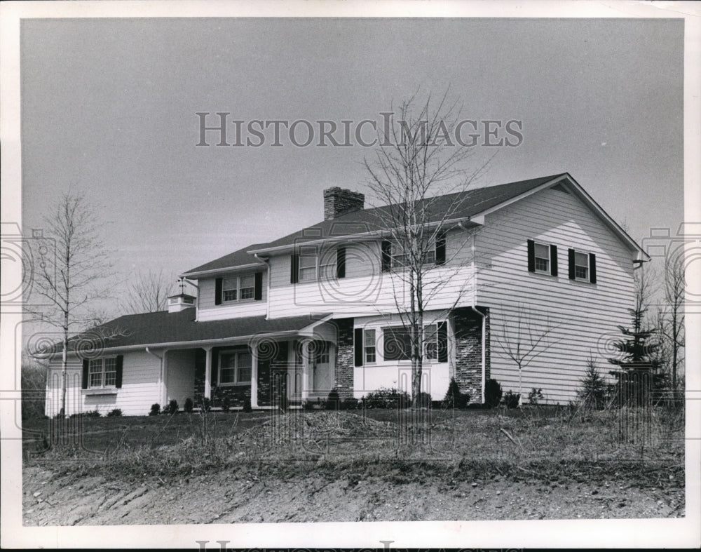 1961 Press Photo House During Warm Daylight Hours