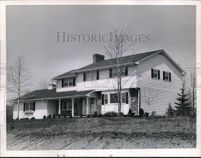 Load image into Gallery viewer, 1961 Press Photo House During Warm Daylight Hours
