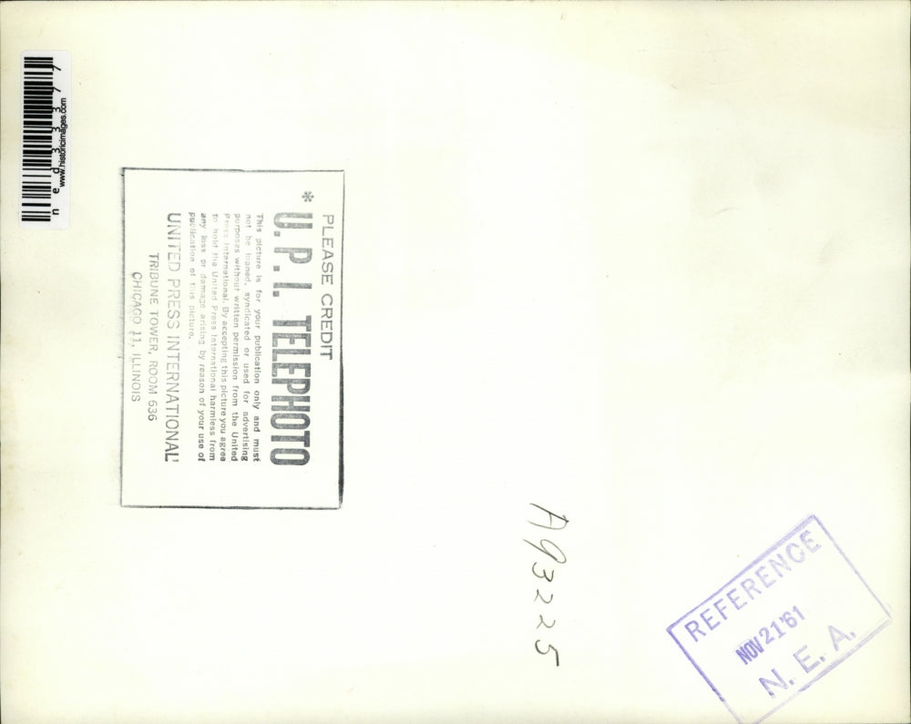 1961 Press Photo J. Schwark carried by father Frank Schwark & mother D. Schwark