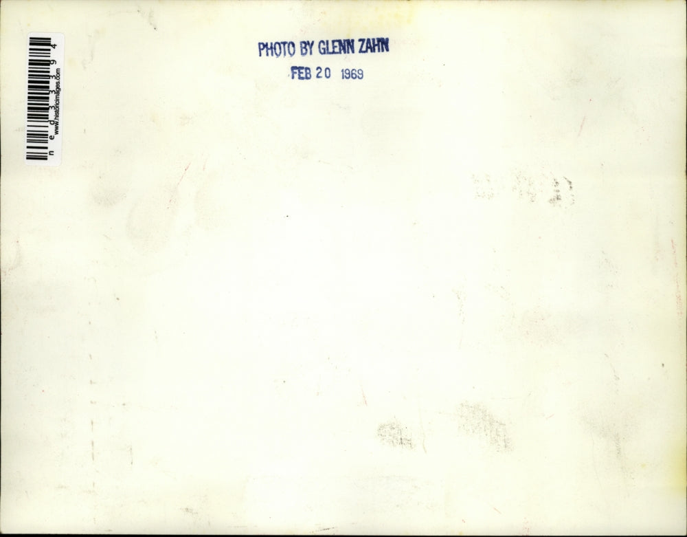 1969 Press Photo Closed down auto-shop, Sinclair's