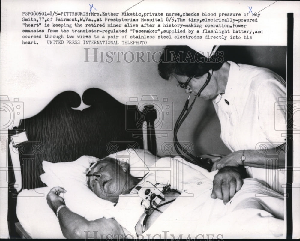 1959 Press Photo Private nurse Esther Miketic checks blood pressure of H. Smith