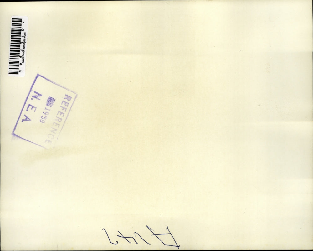 1959 Press Photo Private nurse Esther Miketic checks blood pressure of H. Smith