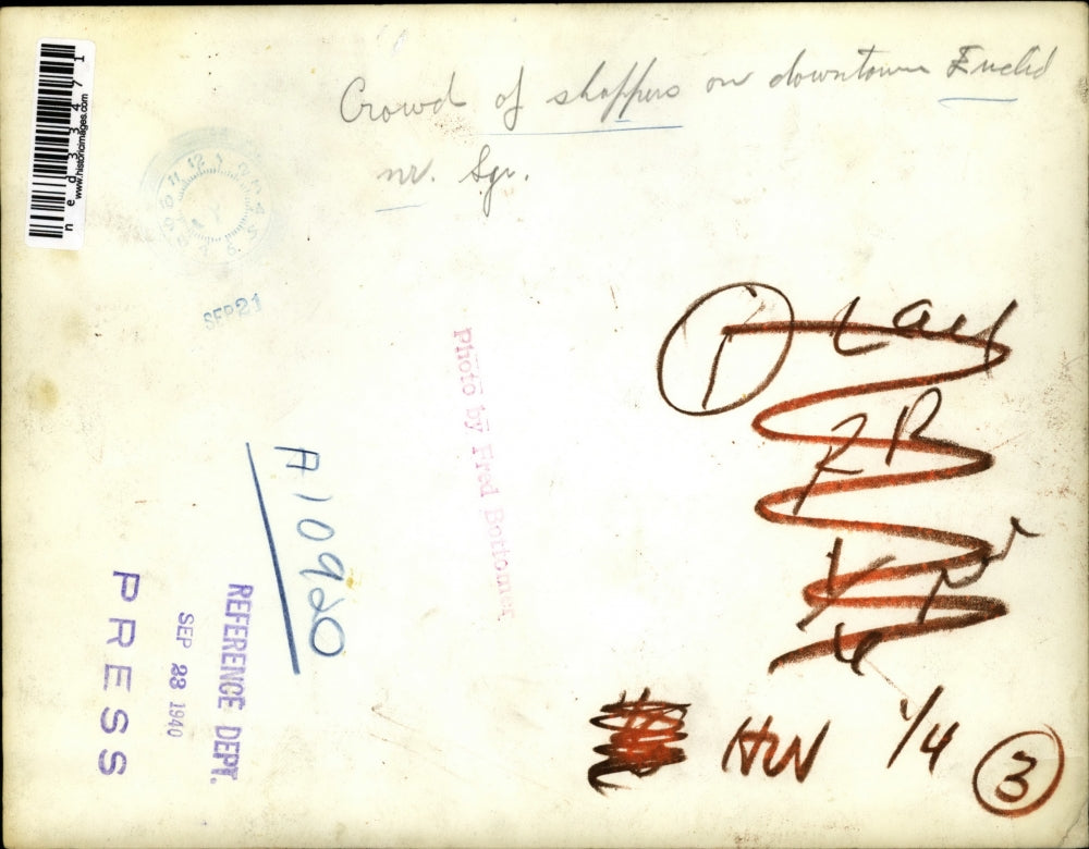 1940 Press Photo Crowd Of Shoppers Downtown