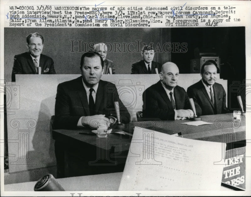 Load image into Gallery viewer, 1968 Press Photo Mayors of six cities discuss civil disorders on television
