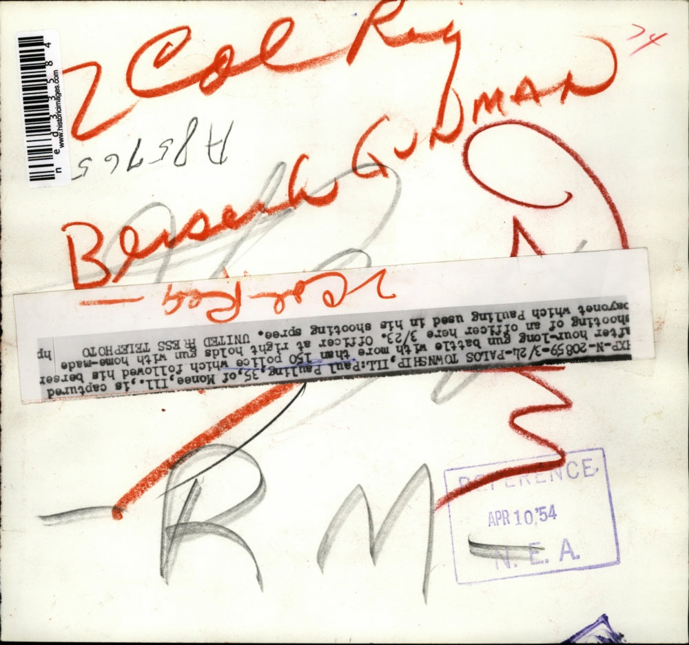 1954 Press Photo Paul Pauling captured after gun battle with 150 police