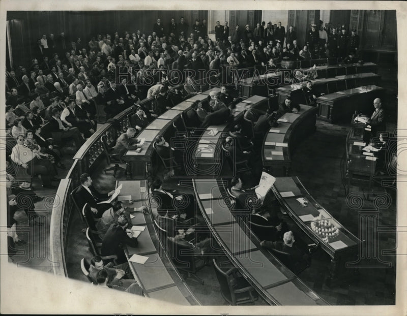 Load image into Gallery viewer, 1938 Press Photo Council and relief spectators as appropraition ordinance
