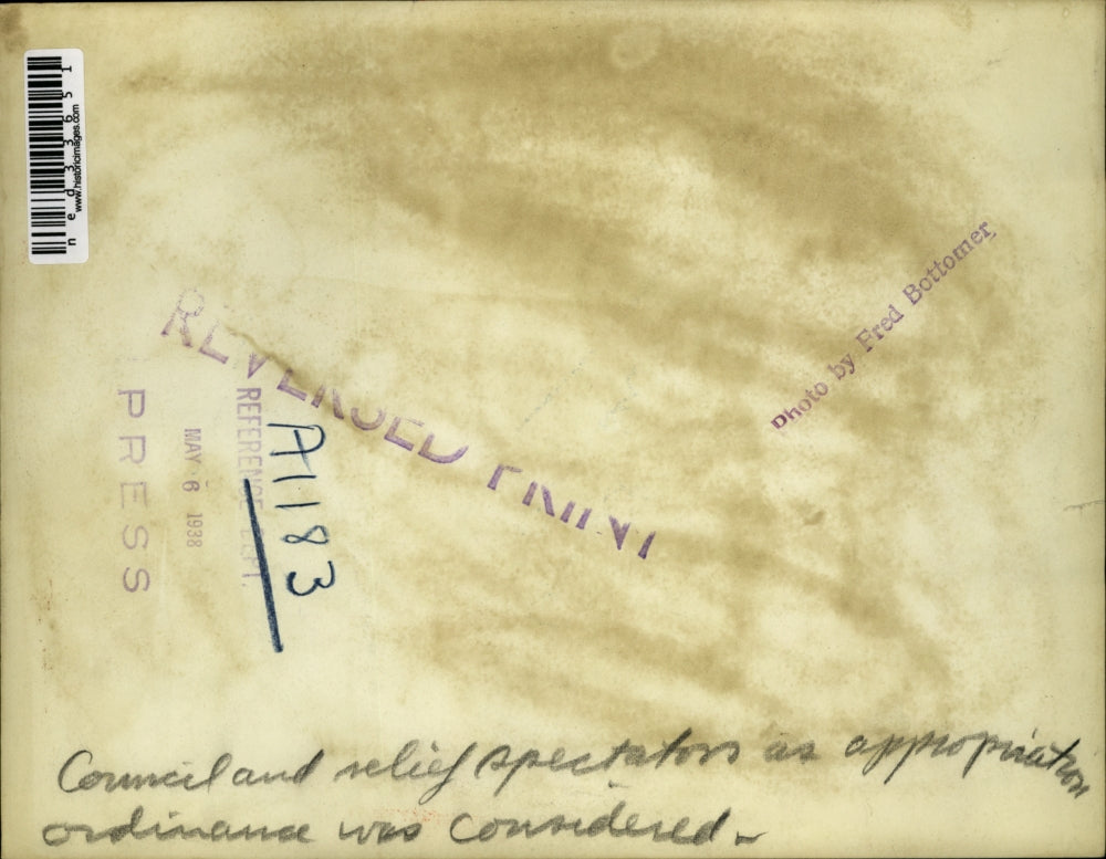 1938 Press Photo Council and relief spectators as appropraition ordinance