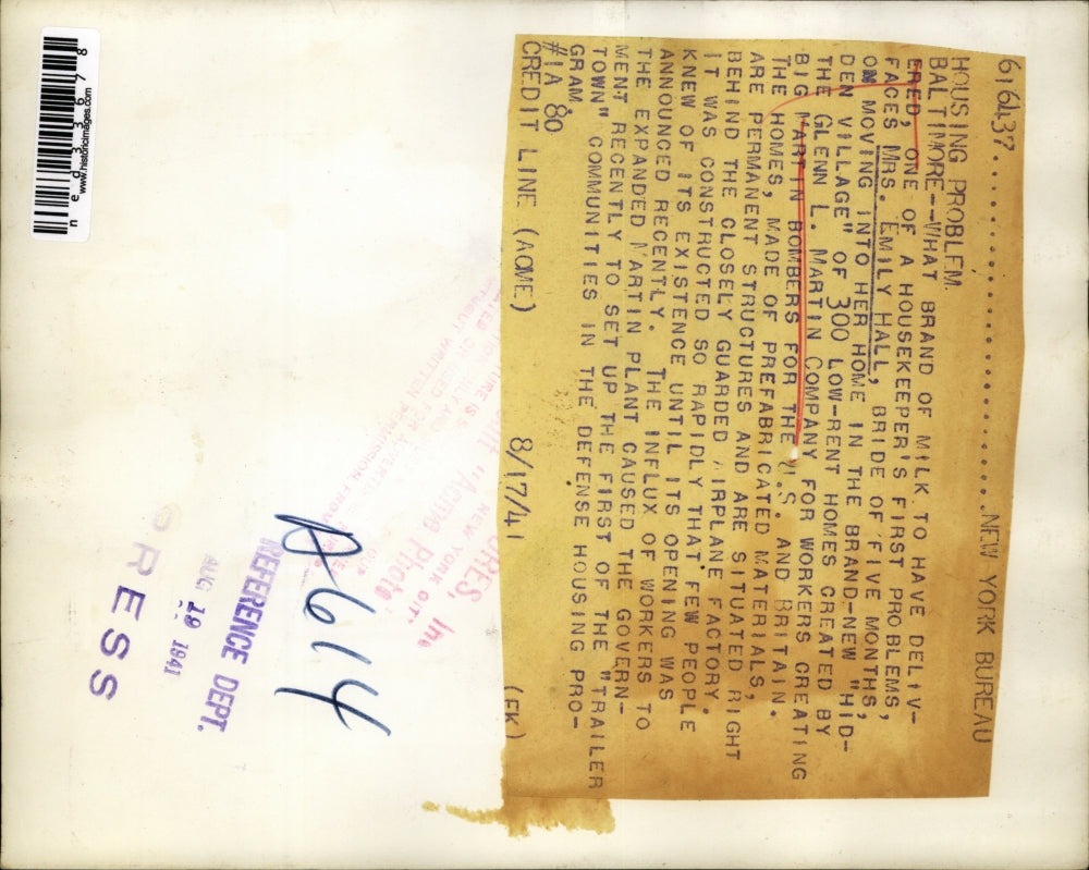 1941 Press Photo Mrs. Emily Hall moved to her new home