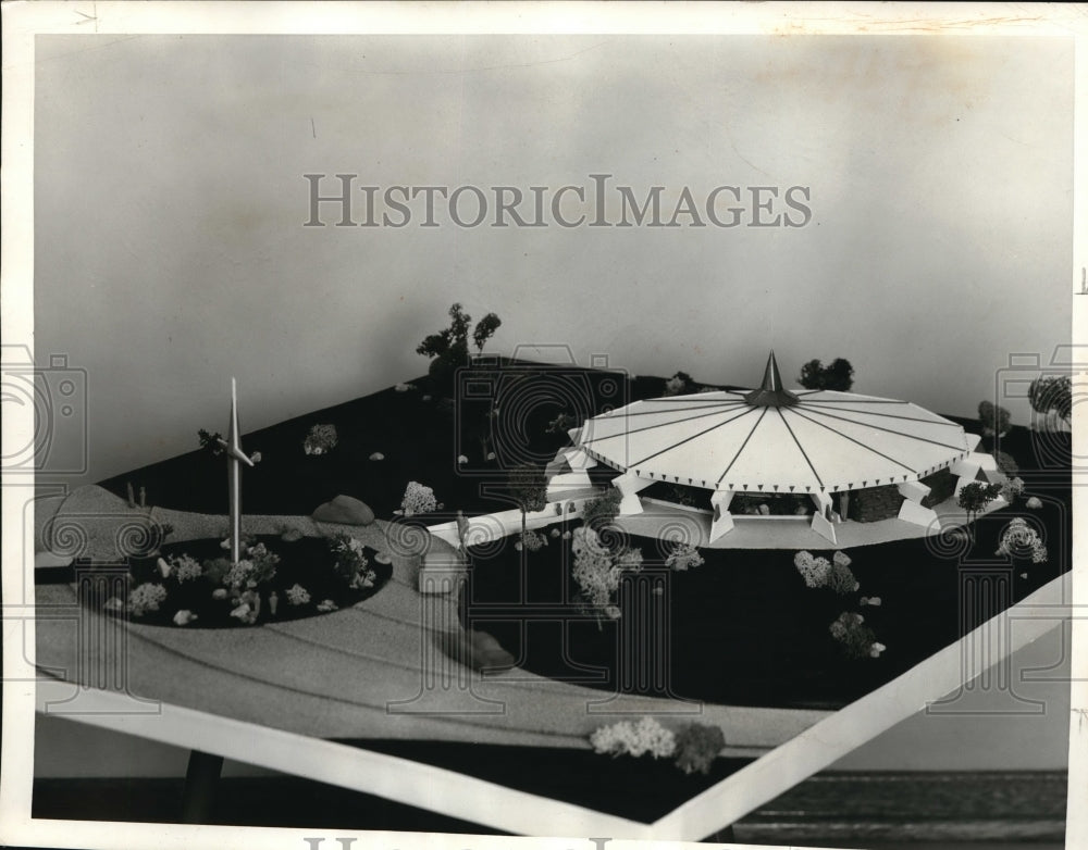 1961 Press Photo Construction on this unusual and Modernistic Green Mountain