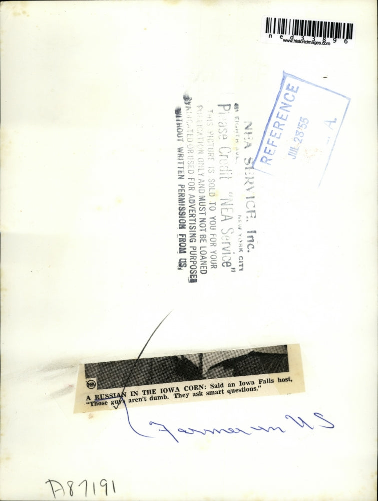 1955 Press Photo Russian in the Iowa corn fields