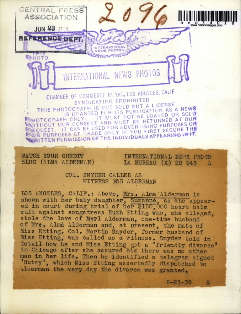 1939 Press Photo Los Angeles Mrs Alma Alderman shown with daughter Suzanne as