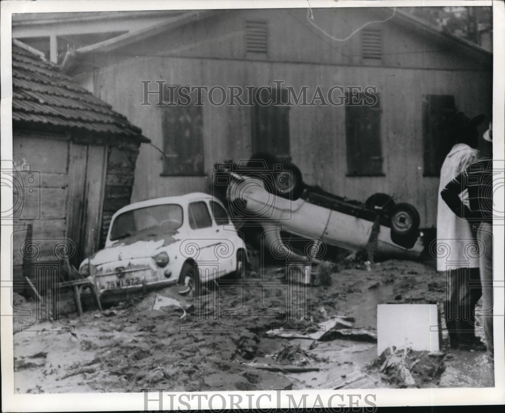 1970 Press Photo Fort De French Martinique, French West Indies a car lies